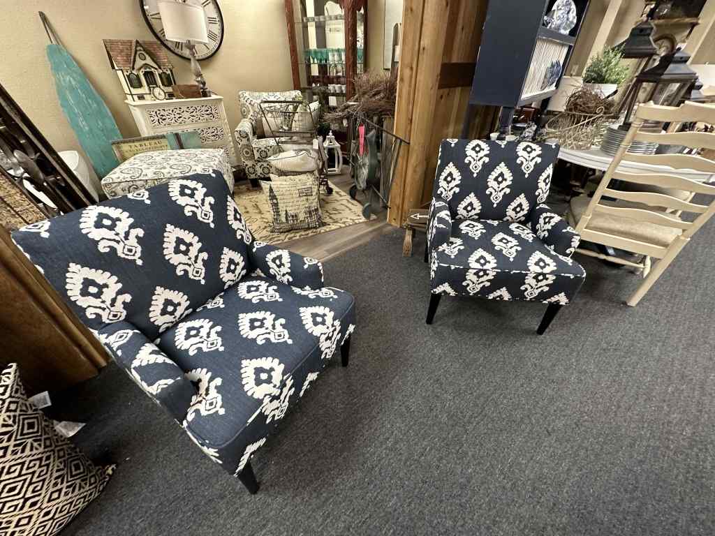 HUGE FURNITURE AND DECOR BUSINESS LIQUIDATION AUCTION Essick Auction